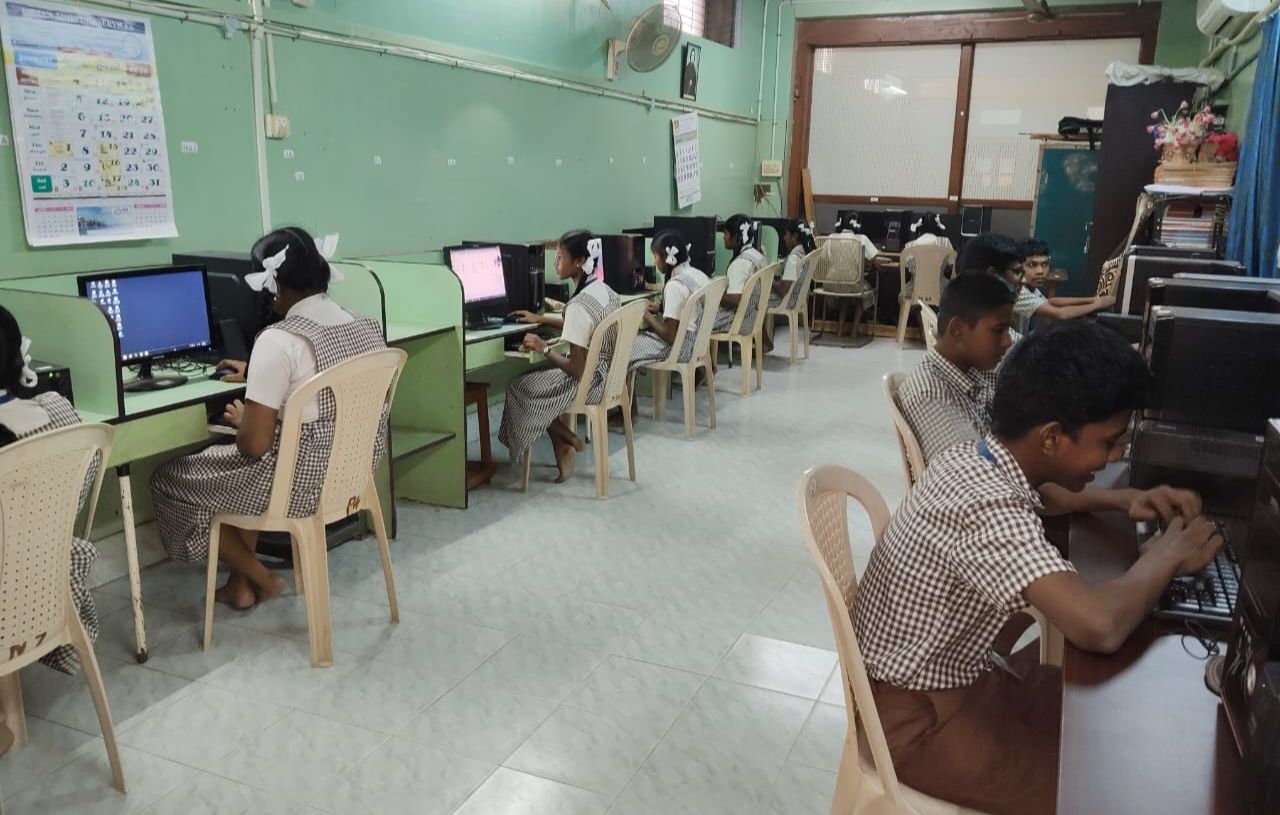 CS_Lab_002_HCHSMS